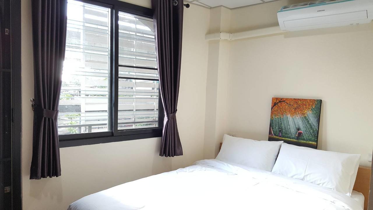 Double D Rooms & Cafe Bangkok Kültér fotó