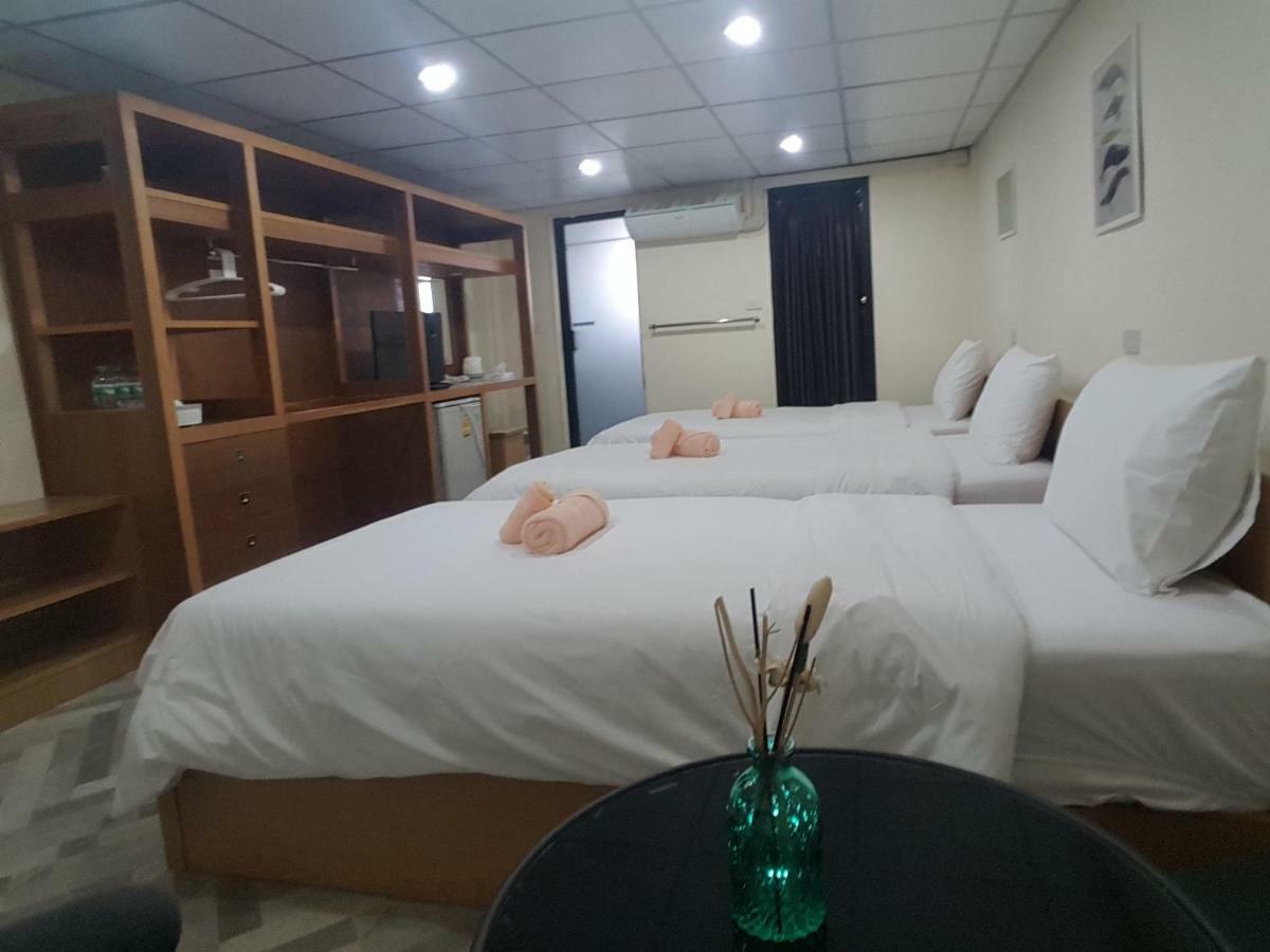 Double D Rooms & Cafe Bangkok Kültér fotó